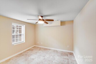 2417 Laburnum Ave, Unit 3 in Charlotte, NC - Building Photo - Building Photo