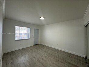 525 Meridian Ave in Miami Beach, FL - Building Photo - Building Photo