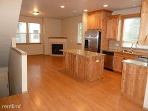 2981 SE 92nd Ave in Portland, OR - Building Photo - Building Photo