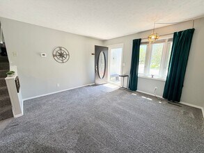 2518 Lowman Dr in Bloomington, IL - Building Photo - Building Photo