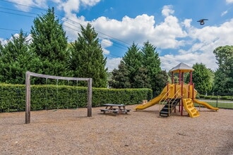 4937 Lake Park Ln in Acworth, GA - Building Photo - Building Photo