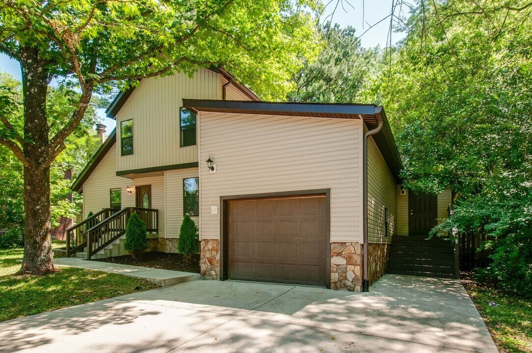 625 Mercer Dr in Hermitage, TN - Building Photo