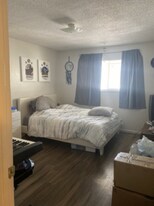 5300 E Cherry Creek S Dr in Denver, CO - Building Photo