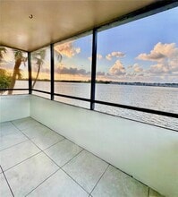1175 NE Miami Gardens Dr in Miami, FL - Building Photo - Building Photo