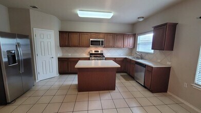 11012 Liberty Farms Dr in Austin, TX - Building Photo - Building Photo