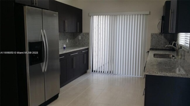192 Wimbledon Lakes Dr in Plantation, FL - Building Photo - Building Photo