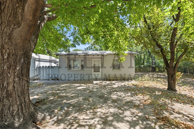 property at 826 N Elder St