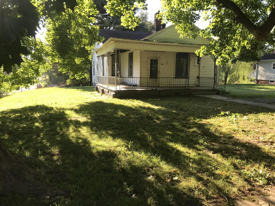 402 S Hall St in Princeton, IN - Foto de edificio