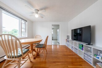 35 Hamilton Rd in Belmont, MA - Building Photo - Building Photo