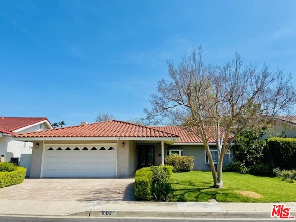 1080 Finrod Ct in Westlake Village, CA - Foto de edificio