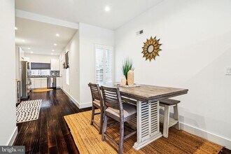 934 N 30th St in Philadelphia, PA - Foto de edificio - Building Photo