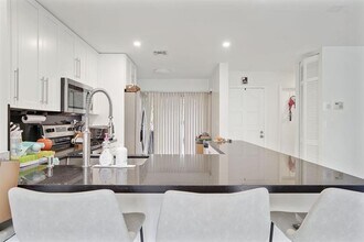 3961 Adra Ave in Doral, FL - Building Photo - Building Photo