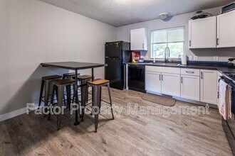 1320 Warren St in Mankato, MN - Building Photo - Building Photo