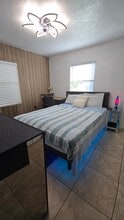 1085 NW 24th St, Unit A in Miami, FL - Building Photo - Building Photo
