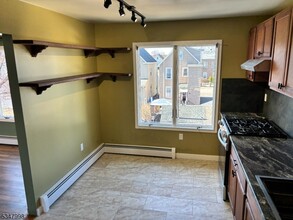 15 Lincoln Pl in Wallington, NJ - Building Photo - Building Photo