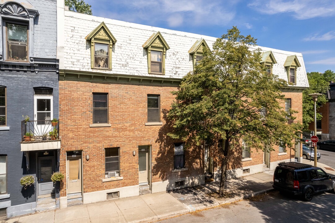 2447 Coursol Rue in Montréal, QC - Building Photo