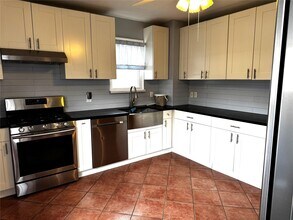 165-15 32nd Ave in Queens, NY - Building Photo - Building Photo