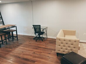 21968 Box Car Square, Unit Private Pad - Furnished - Utilities Included in Sterling, VA - Building Photo - Building Photo