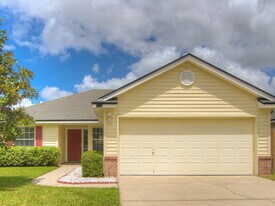 2916 Brittany Bluff Dr in Orange Park, FL - Building Photo