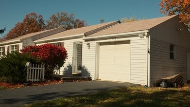 32568 Electric Blvd in Avon Lake, OH - Building Photo - Building Photo