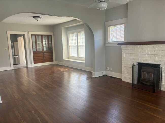 410 N Volutsia in Wichita, KS - Building Photo - Building Photo