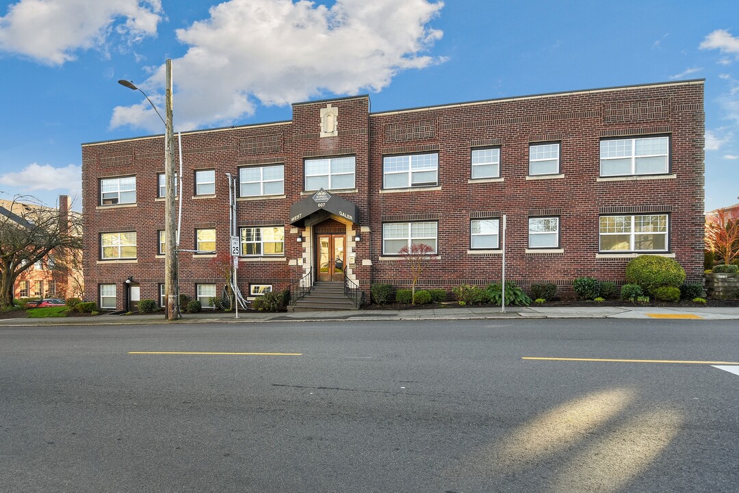 Sophia Apartments in Seattle, WA - Building Photo