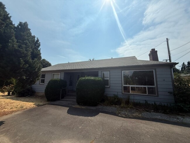 property at 1515 Sherman Ave