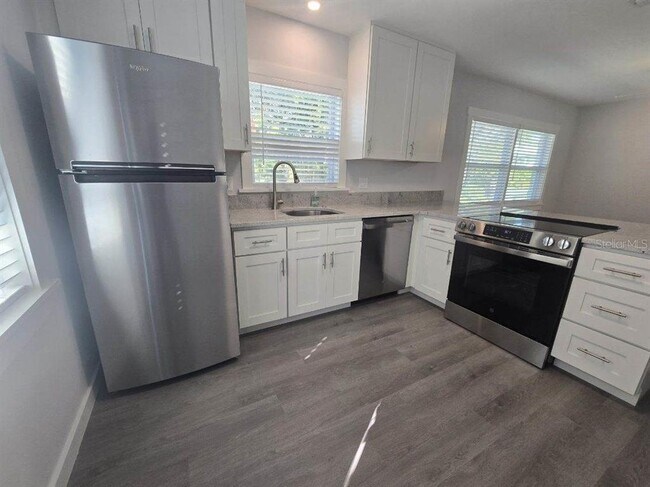 107 29th St in Holmes Beach, FL - Building Photo - Building Photo