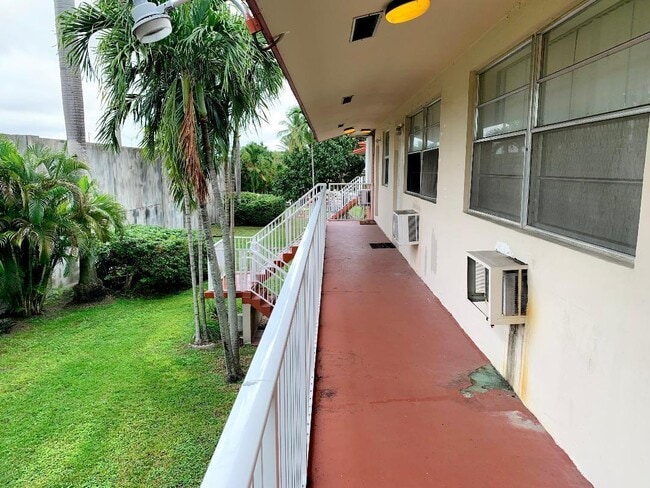 2915 Plunkett St in Hollywood, FL - Building Photo - Building Photo