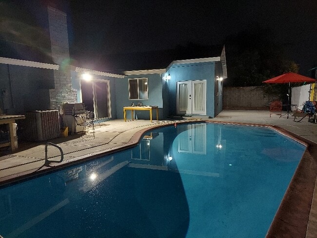 property at 1320 S Fleetwell Ave
