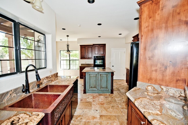 property at 2322 S Rogers Cir