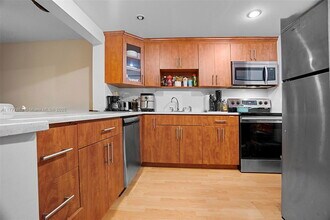 2313 S Cypress Bend Dr in Pompano Beach, FL - Building Photo - Building Photo