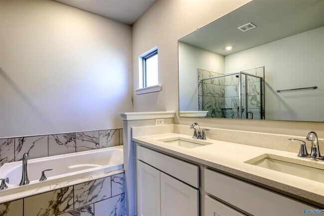 115 Willow Rose Ln in Madison, AL - Foto de edificio - Building Photo