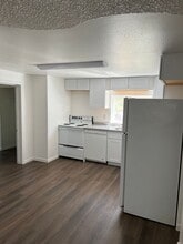 1713 Lexington Ave in Klamath Falls, OR - Building Photo - Building Photo