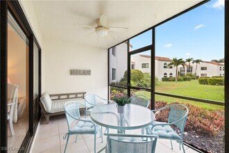 565 Beachwalk Cir in Naples, FL - Building Photo - Building Photo