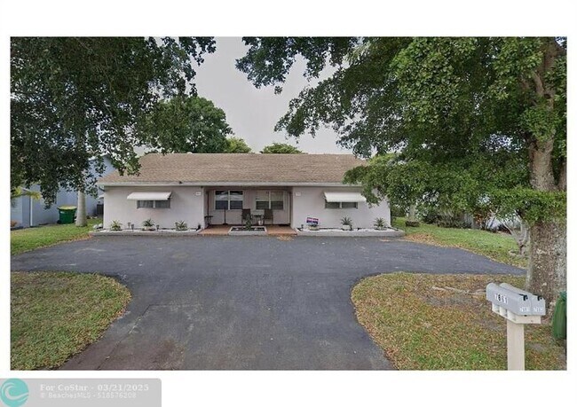 7663 NW 73rd Terrace in Tamarac, FL - Building Photo - Building Photo
