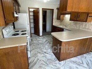 1730 S Beech Ct in Wichita, KS - Building Photo - Building Photo