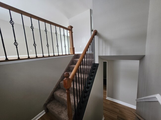 8439 Lace Bark Ln in Liverpool, NY - Building Photo - Building Photo