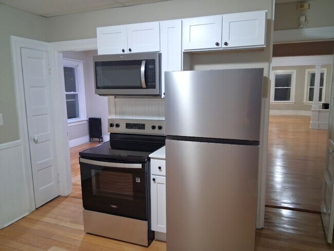 848 Smith St, Unit Unit 2 in Providence, RI - Building Photo - Building Photo