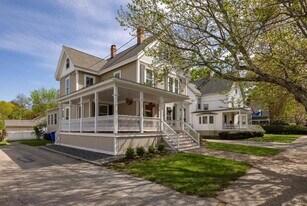 6 Gill St in Exeter, NH - Building Photo