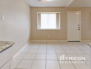 3446 Edgecreek Dr in Houston, TX - Building Photo - Building Photo