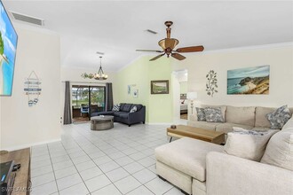 201 SE 28th Terrace in Cape Coral, FL - Foto de edificio - Building Photo