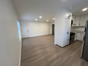3633 Kelton Ave, Unit 2 in Los Angeles, CA - Building Photo - Building Photo