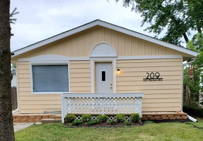 property at 209 E Pineview Dr