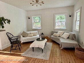 5153 NY-9G in Germantown, NY - Building Photo - Building Photo