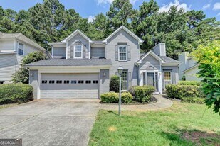 2915 White Blossom Ln in Suwanee, GA - Building Photo