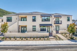 Kellogg Street Apartments in Ventura, CA - Foto de edificio - Building Photo