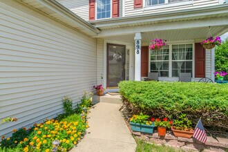 898 Lakestone Ln in Aurora, IL - Building Photo - Building Photo