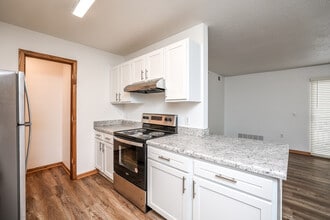 Windsor Pointe in Ames, IA - Building Photo - Interior Photo