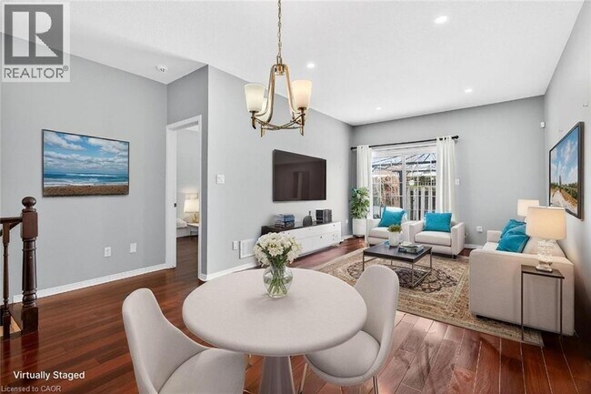 26 Manitoulin Trail in Hamilton, ON - Building Photo - Building Photo